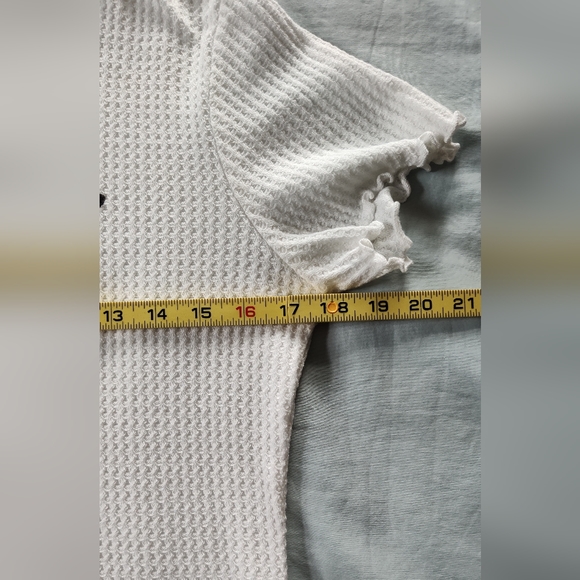 PAPER CRANE Ladies Pullover Top Size Large Short Sleeves Smoke Free Home - Picture 4 of 4